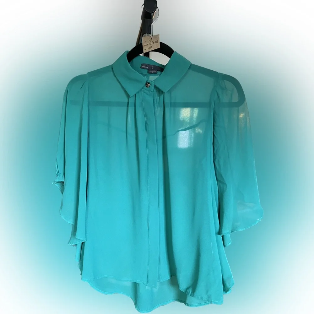 NWOT Maddy k Batwing Sleeve Flowy Top - Picture 1 of 4